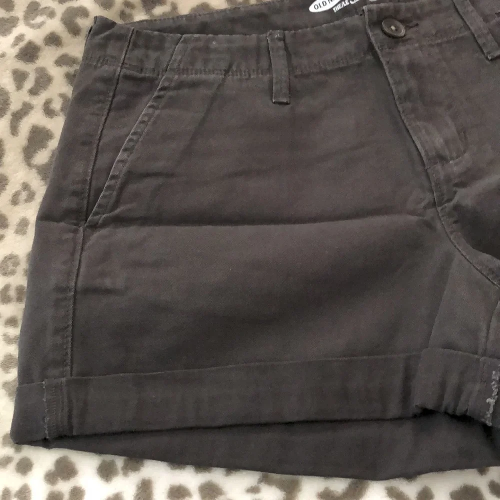 2015 Old Navy Boyfriend Shorts in Black Cat Size 4 Regular Women’s